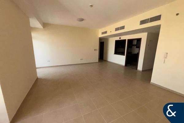 Square Layout | 2 Bedroom | Partial Sea